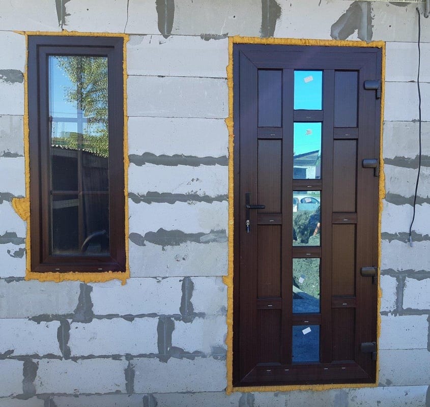 1680847122_elles-top-p-plastikovie-dveri-vkhodnie-korichnevie-ins-5